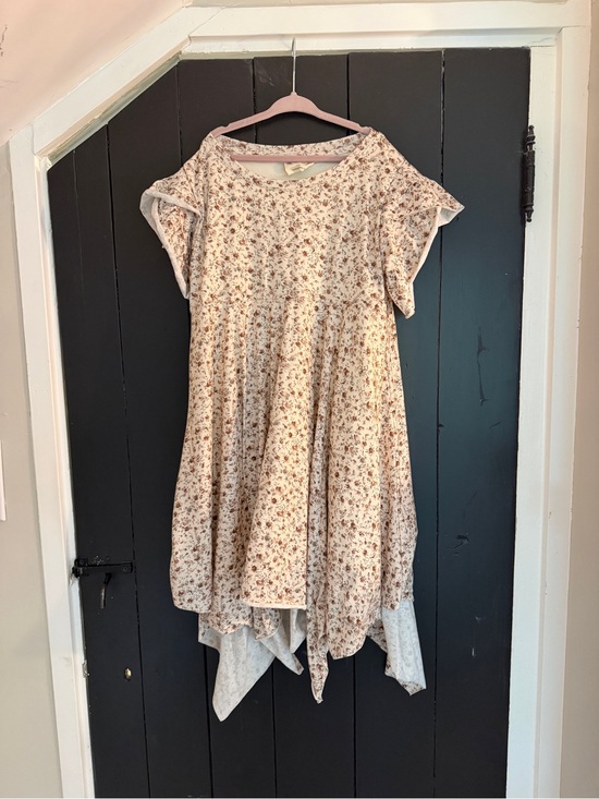 Joyfolie Other - Joyfolie Cream Floral Handkerchief-Hem Dress (Mia Joy)